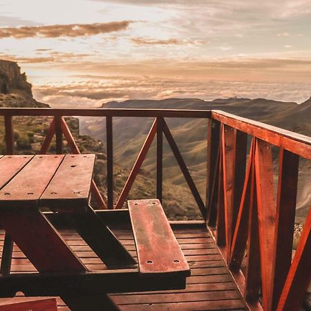 Отель Sani Mountain Escape Mokhotlong Экстерьер фото