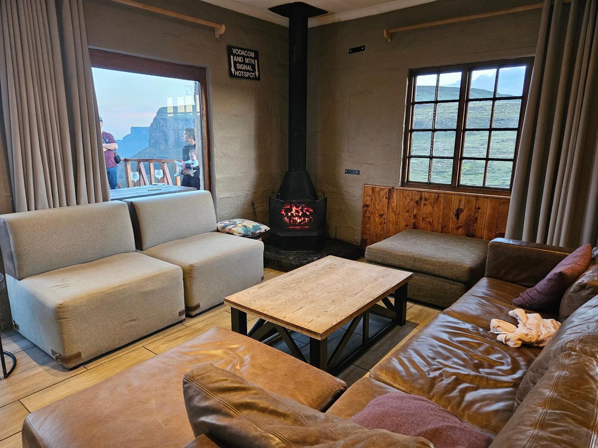 Отель Sani Mountain Escape Mokhotlong Экстерьер фото