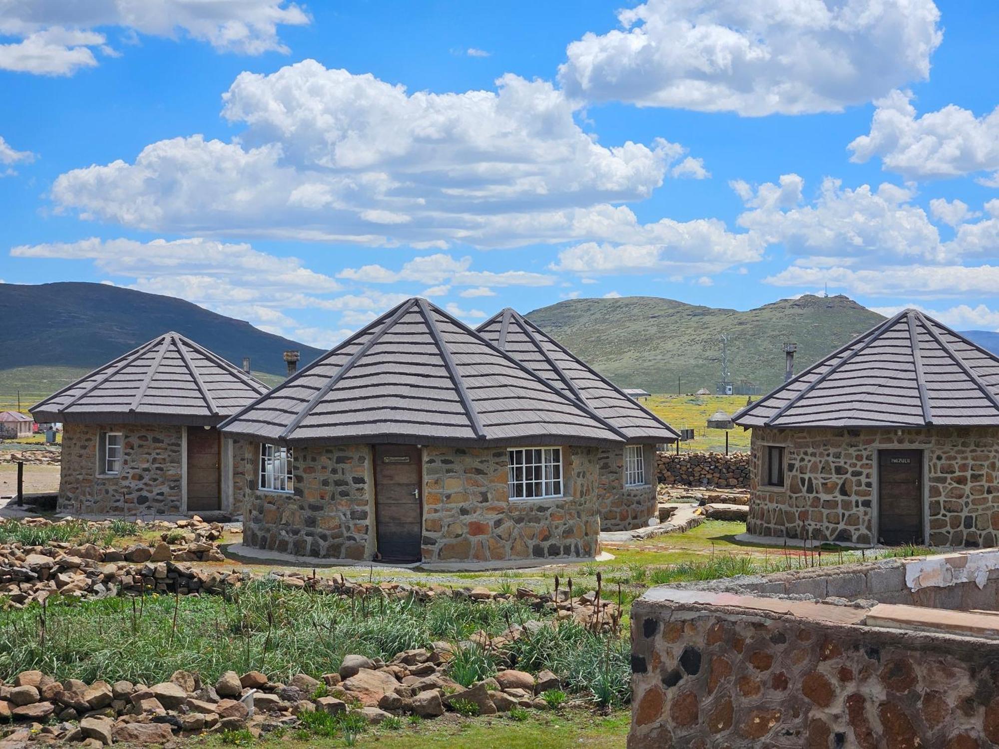 Отель Sani Mountain Escape Mokhotlong Экстерьер фото